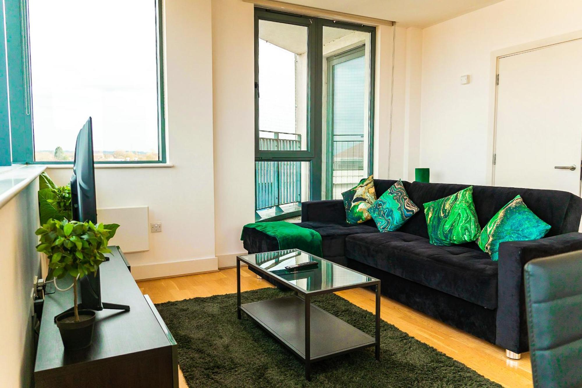 The Regency Suite - Modern 2-Bed 1-Bath Apartment Chertsey Eksteriør bilde
